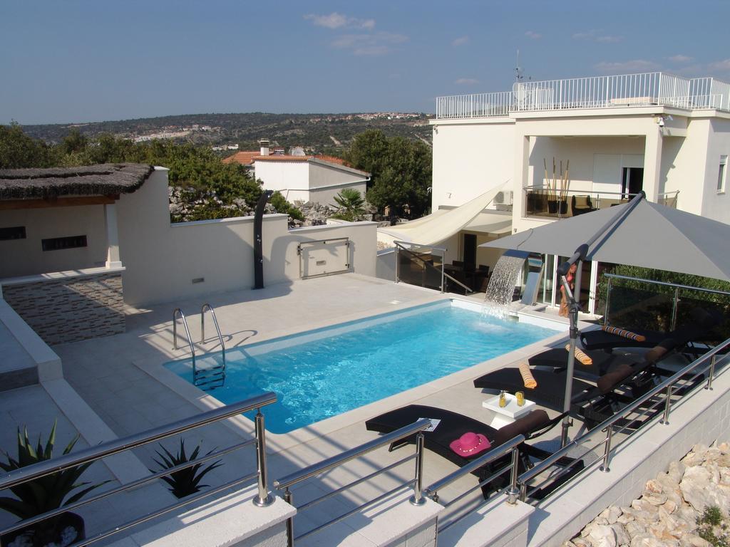 Villa Gina Sevid Bagian luar foto